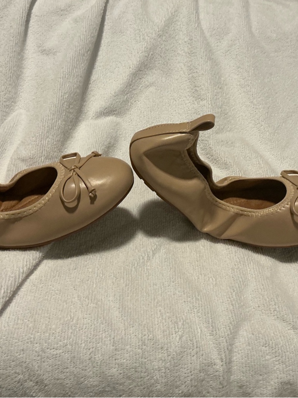 Dream Pairs Women’s Tan Ballet Flats with Bow - Picture 4 of 6